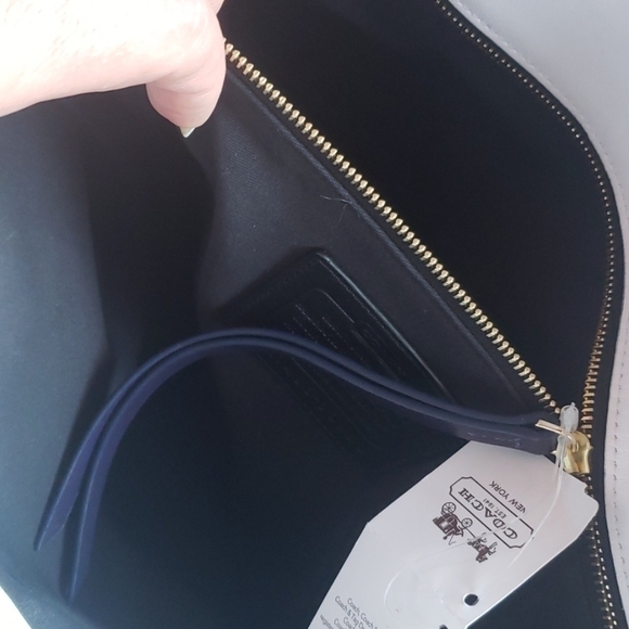 đť…şCOACH white leather weekender. NWT - Picture 9 of 12